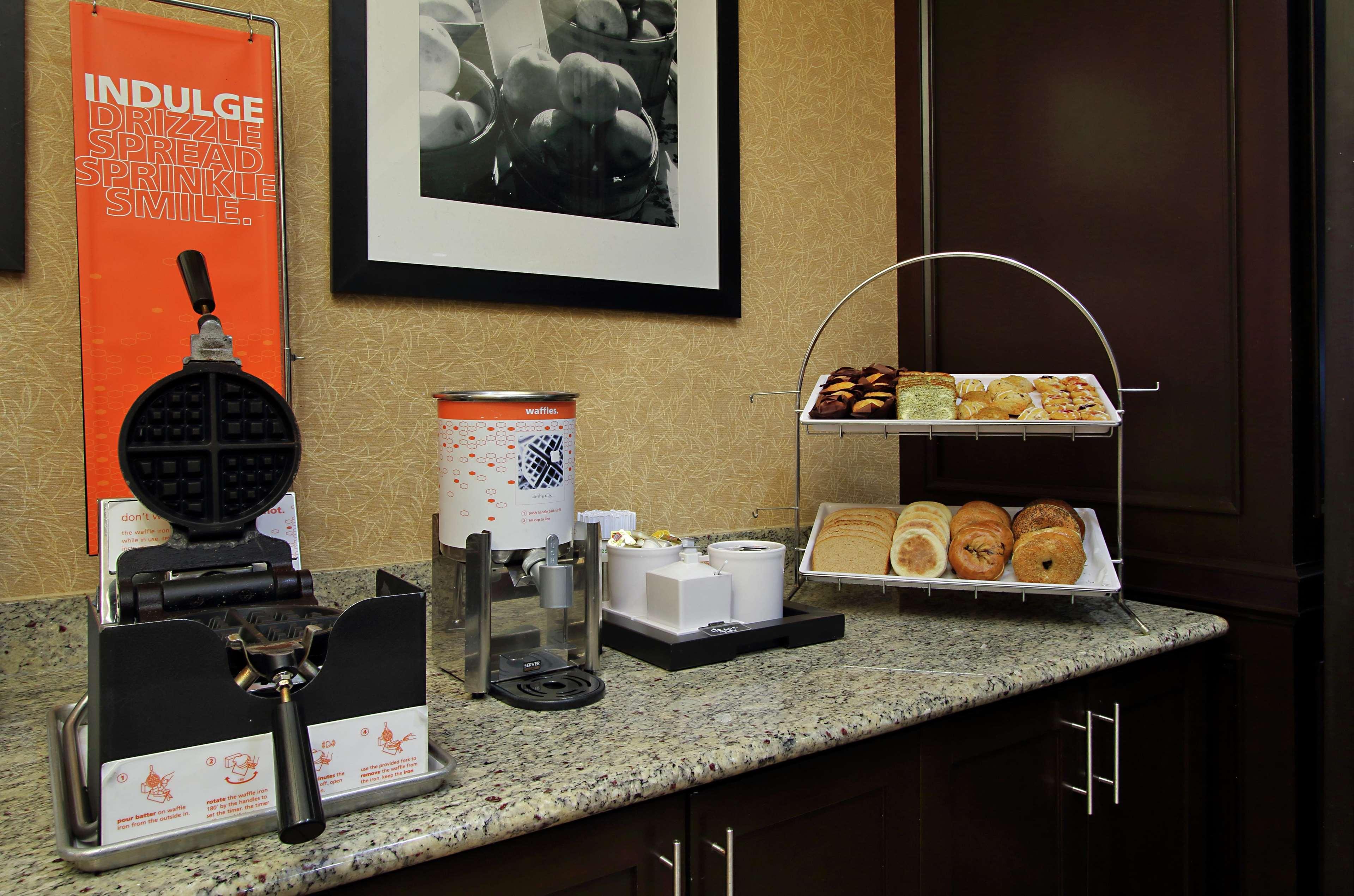 Hampton Inn & Suites Buffalo Kültér fotó
