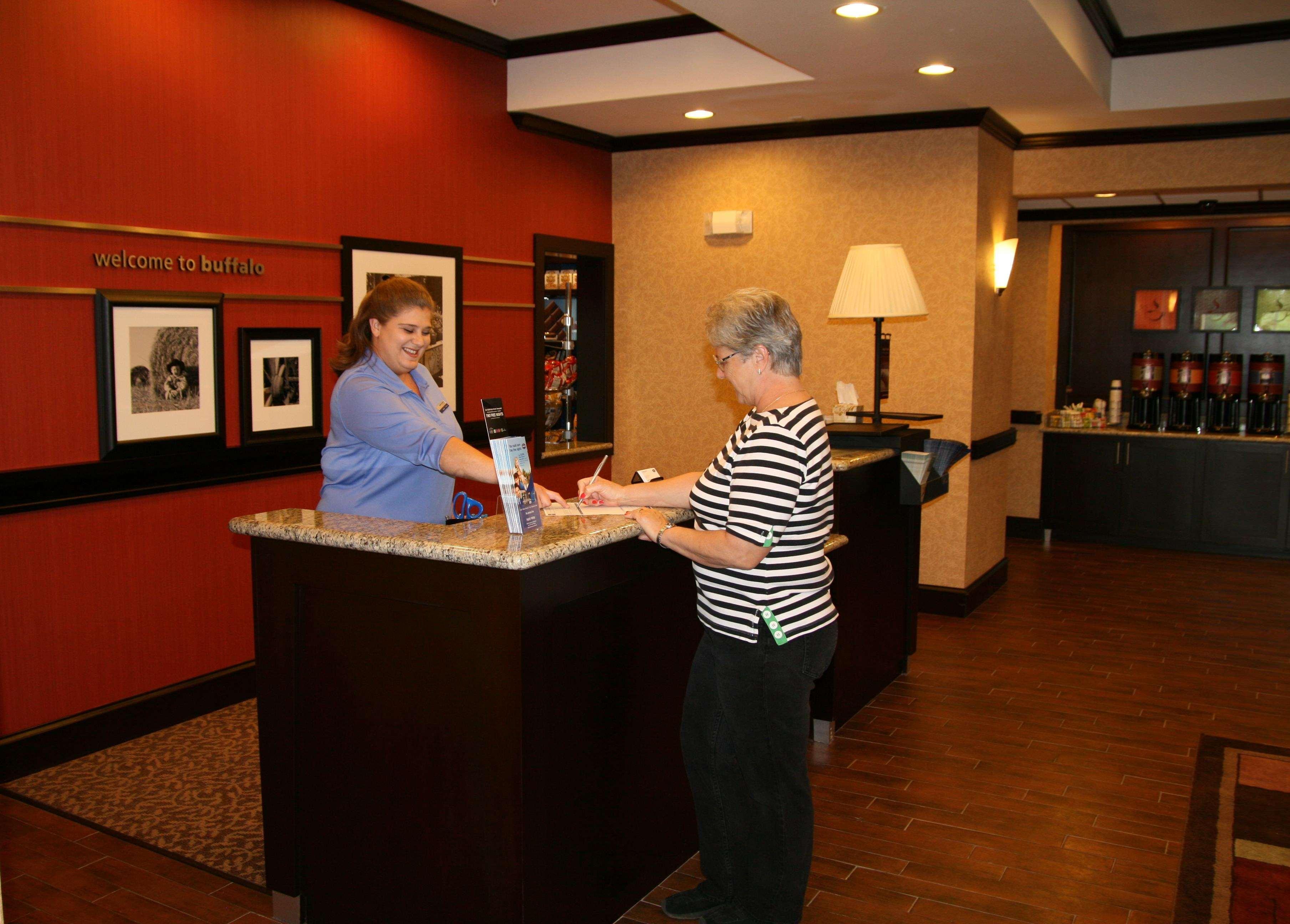 Hampton Inn & Suites Buffalo Kültér fotó